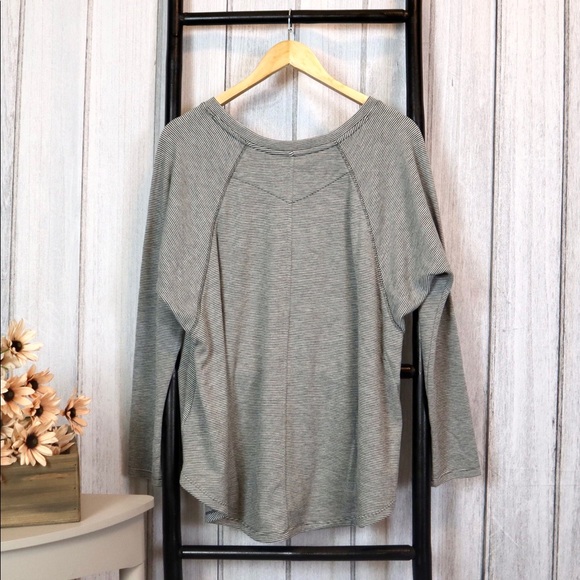 Tommy Hilfiger Sport. Long sleeved tee. - Picture 2 of 3